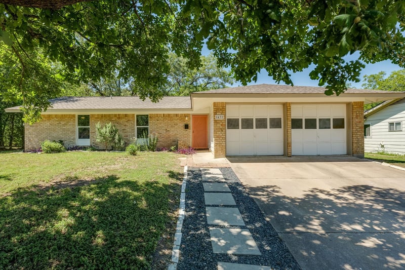 Virtual tour of 8432 Jamestown Dr