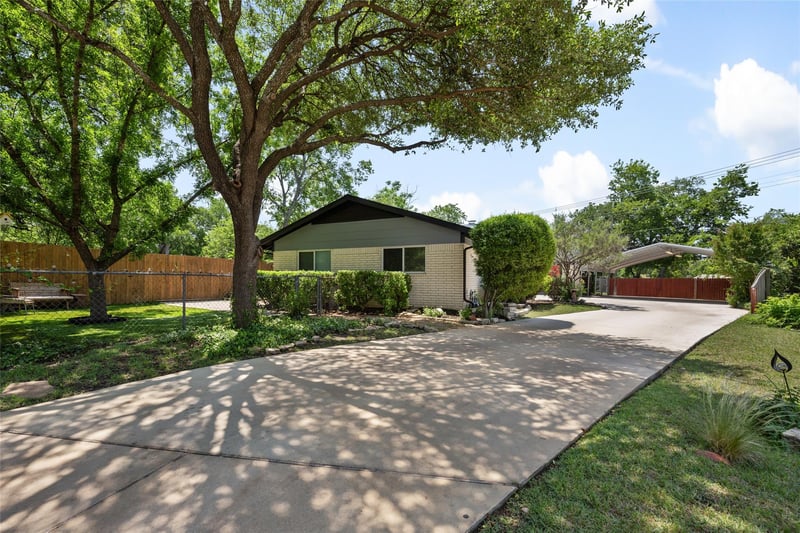 Virtual tour of 8500 Woodstone Dr Unit #A and Unit B