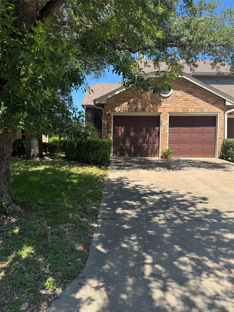 Virtual tour of 8502 Cima Oak LN Unit #A