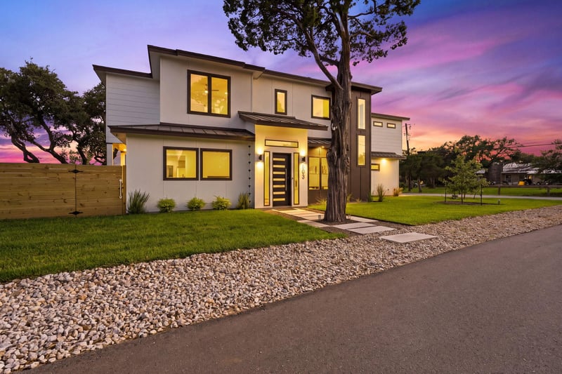 Virtual tour of 8503 Grandview DR
