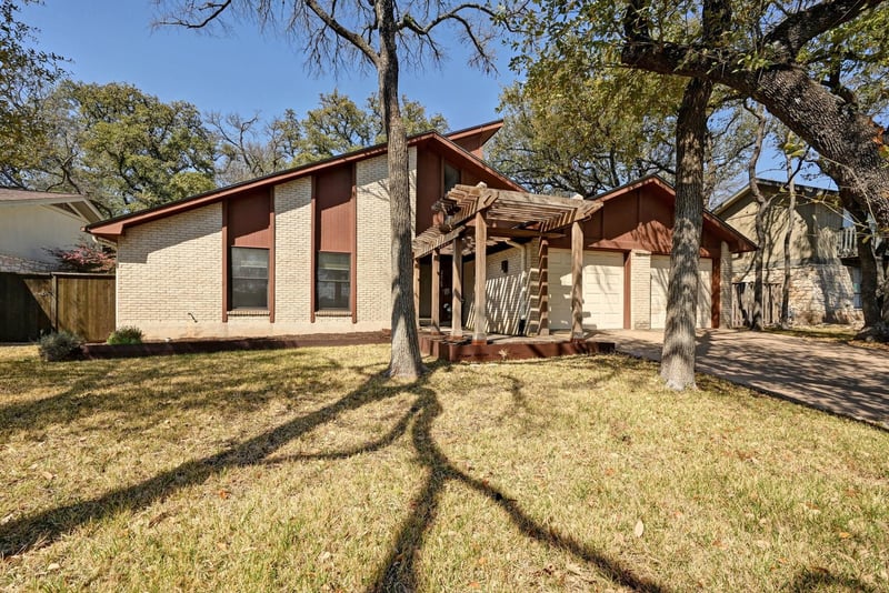 Virtual tour of 8504 Tallwood DR