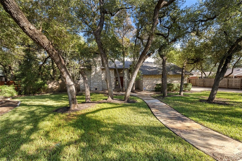 Virtual tour of 8505 Greenflint Ln