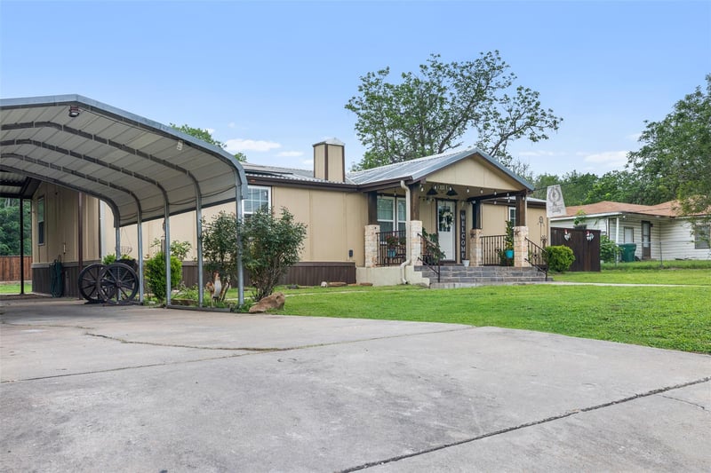 Virtual tour of 857 E Guadalupe ST