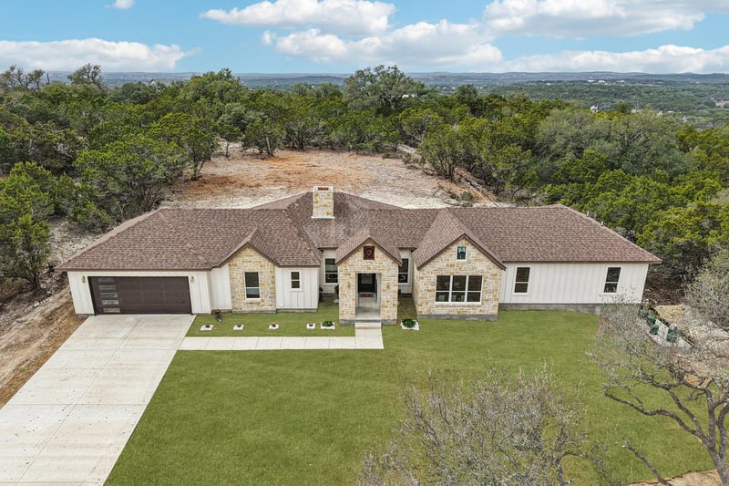 Virtual tour of 858 Rutherford