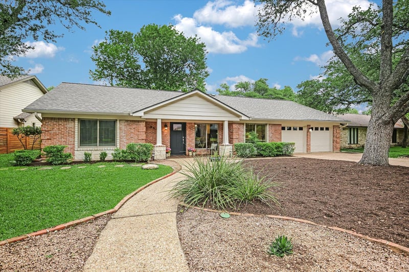 Virtual tour of 8602 Silver Ridge DR