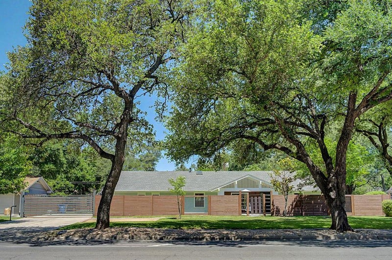 Virtual tour of 8612 Mesa DR