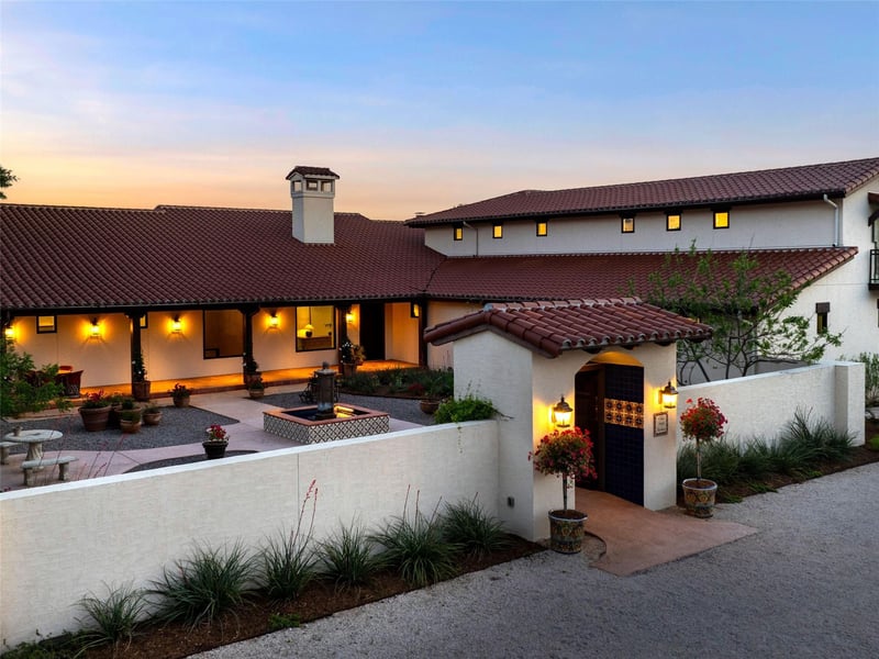 Virtual tour of 862 Grape Creek Road