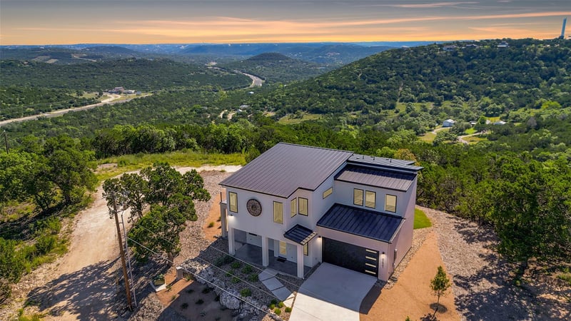 Virtual tour of 8621 Nina Ln