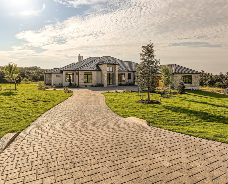 Virtual tour of 8709 Springdale Ridge DR
