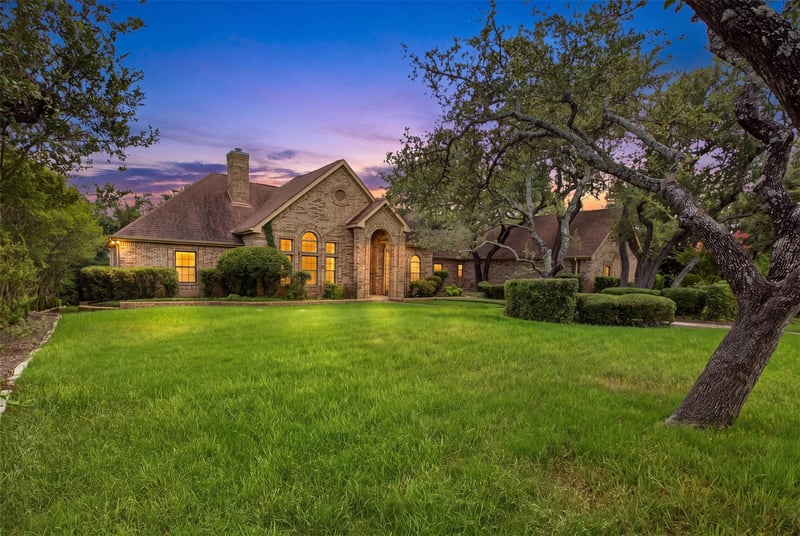 Virtual tour of 8801 Bell Mountain DR