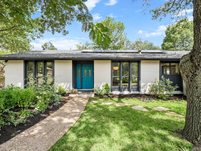 Virtual tour of 8809 Collingwood DR