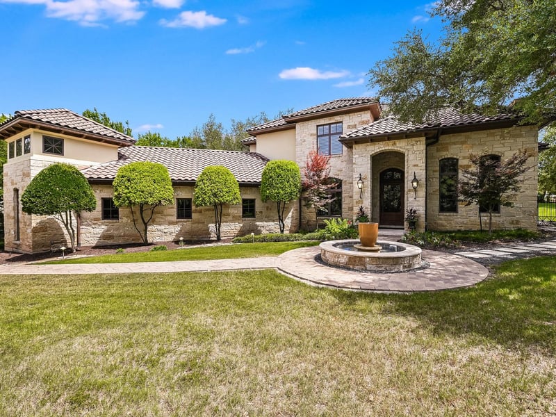 Virtual tour of 8809 Mendocino Dr