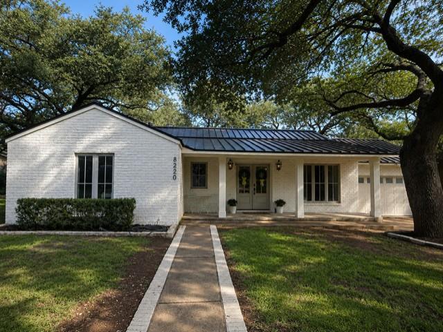 Virtual tour of 8829 Silverarrow CIR