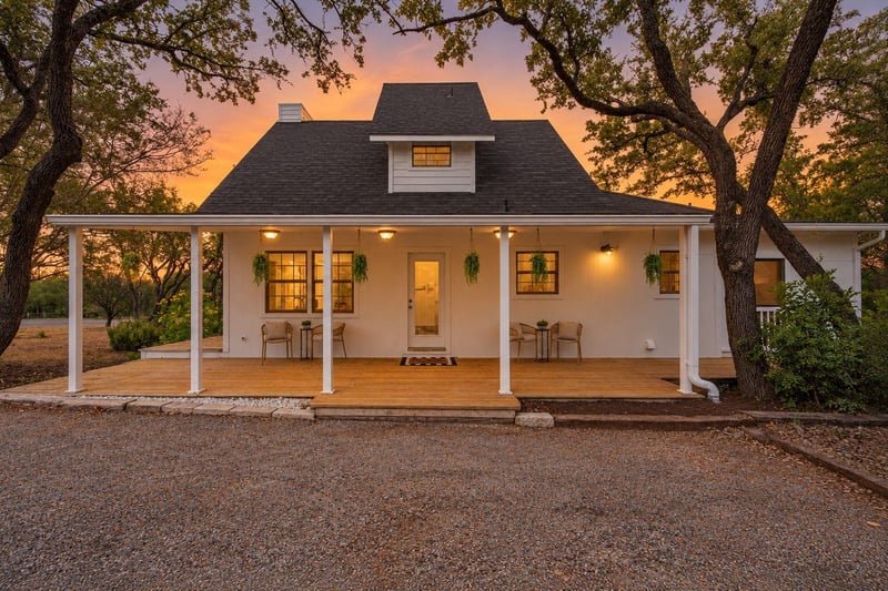 Virtual tour of 8902 Butler Cir