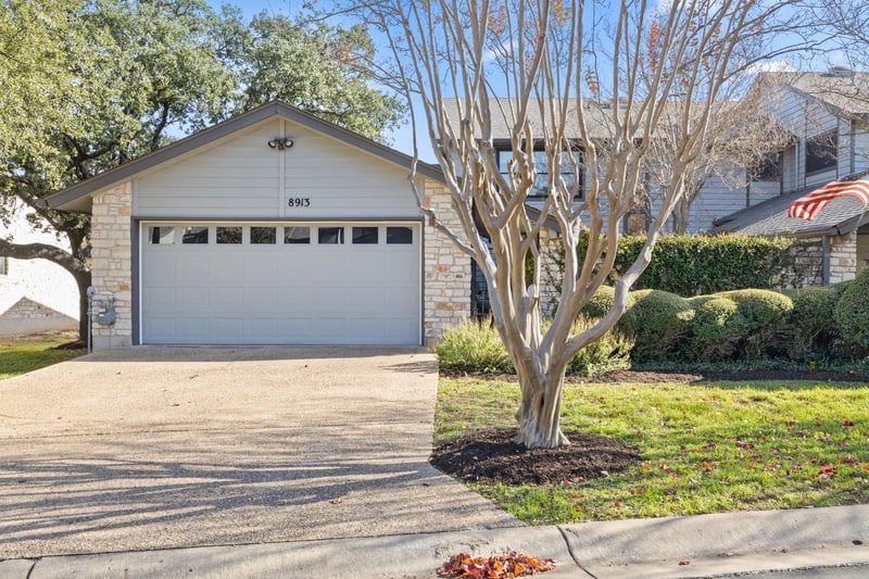 Virtual tour of 8913 Mount Bartlett DR