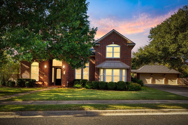 Virtual tour of 8916 Pepper Rock DR