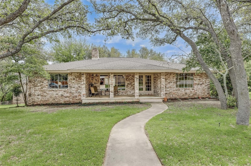 Virtual tour of 9 Inwood CIR