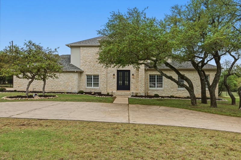 Virtual tour of 900 Canyonwood DR