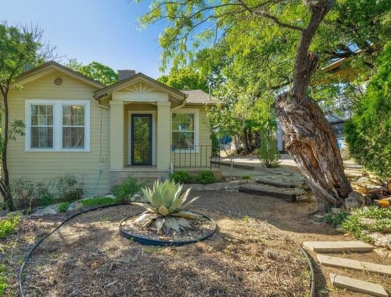 Virtual tour of 900 E Patterson Ave