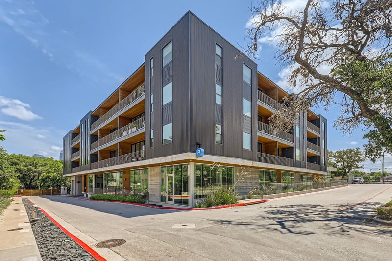 Virtual tour of 900 S 1st ST Unit #212