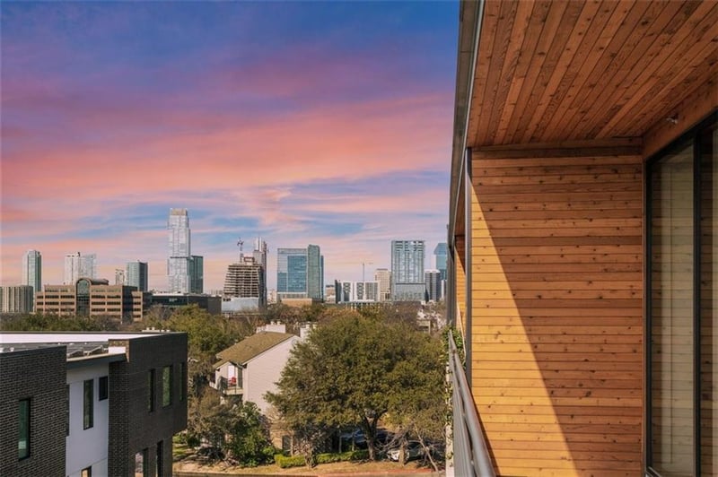 Virtual tour of 900 S 1st ST Unit #418