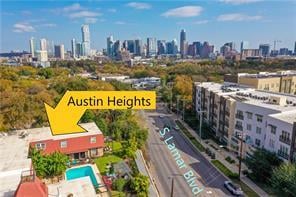 Virtual tour of 900 S Lamar BLVD Unit #205