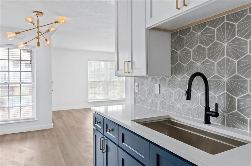 Virtual tour of 900 S Lamar BLVD Unit #206