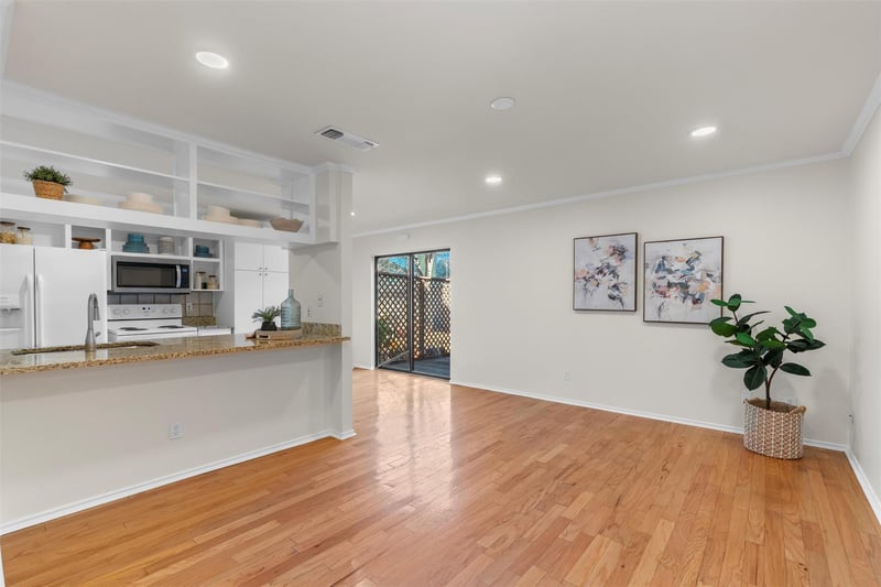 Virtual tour of 900 Taulbee Ln Unit #109