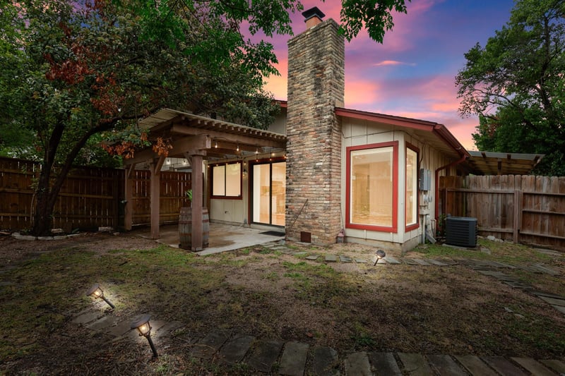 Virtual tour of 9001 Parkfield Dr Unit #B