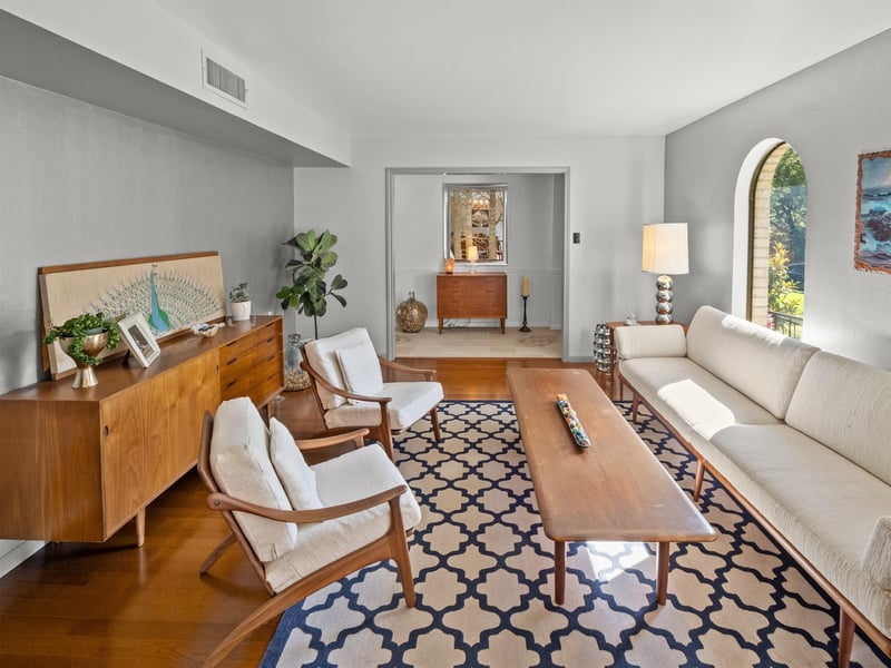 Virtual tour of 9004 Collingwood DR