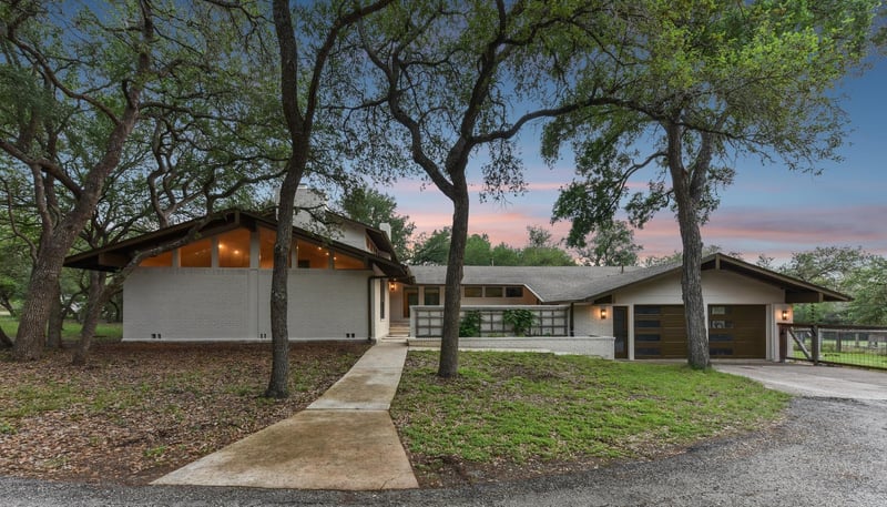 Virtual tour of 9004 Tara LN