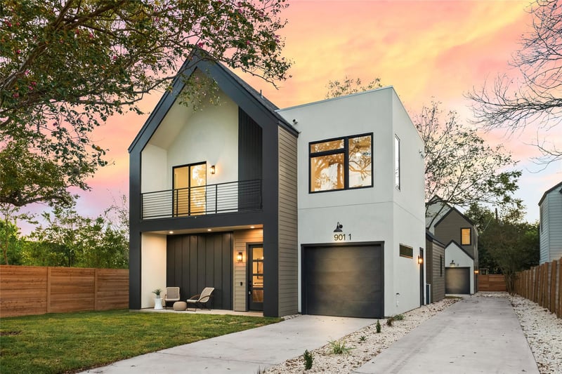Virtual tour of 901 Redd ST Unit #1