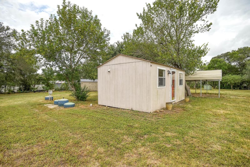Virtual tour of 901 State Highway 21