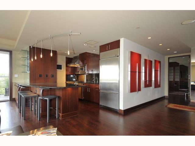Virtual tour of 901 W 9th ST Unit #806