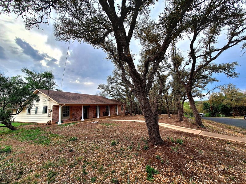 Virtual tour of 9011 Dorella LN