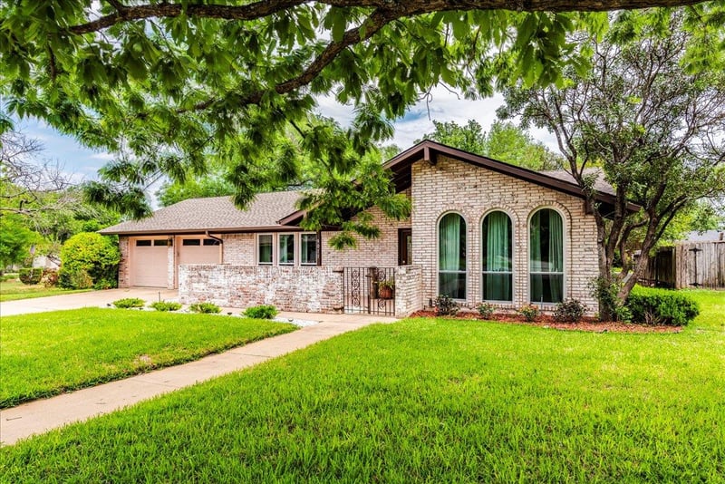 Virtual tour of 9011 W Pointer Ln