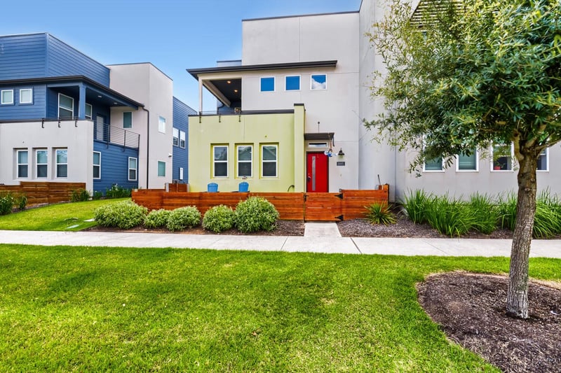 Virtual tour of 9015 Cattle Baron PATH Unit #1605