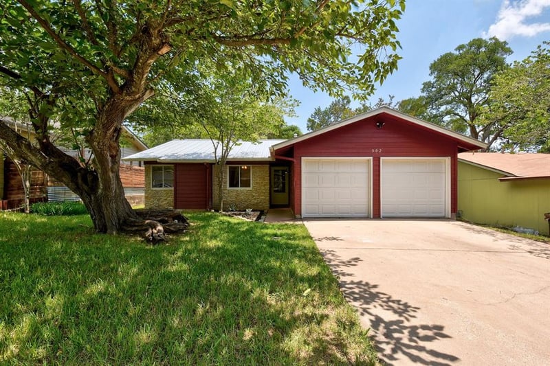 Virtual tour of 902 Bodark Ln