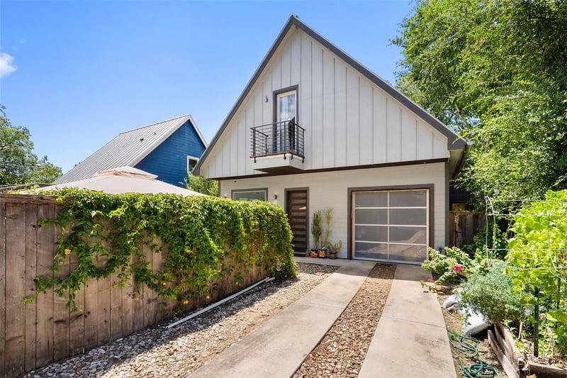 Virtual tour of 902 Calle Limon RD Unit #B
