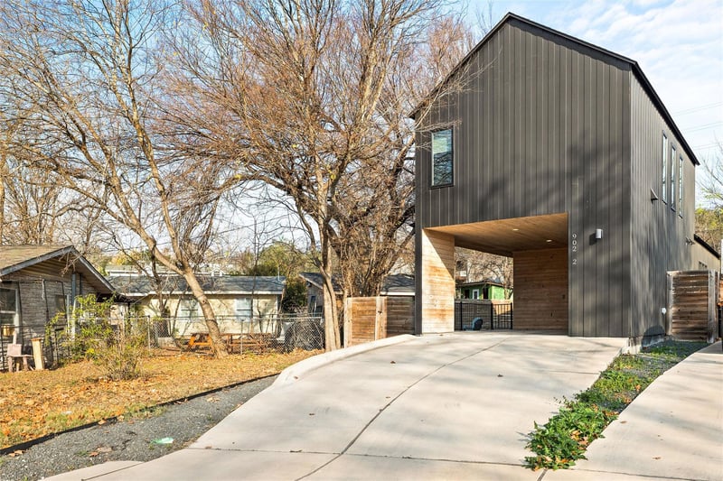 Virtual tour of 902 Garden Villa CT Unit #2