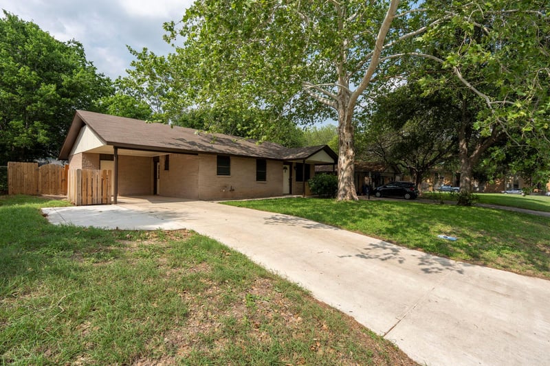 Virtual tour of 903 Mimosa DR