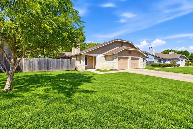 Virtual tour of 904/906 Hyridge St
