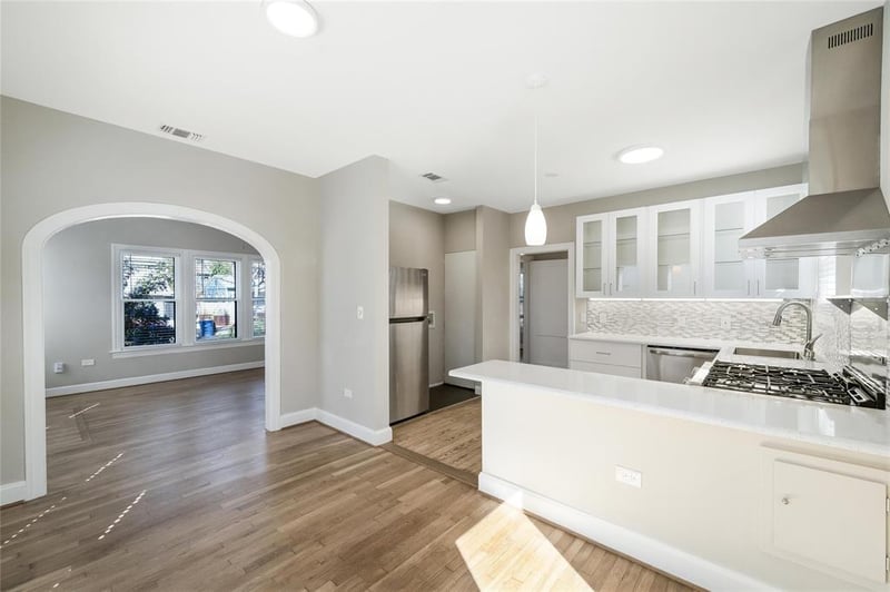 Virtual tour of 905 Jewell ST