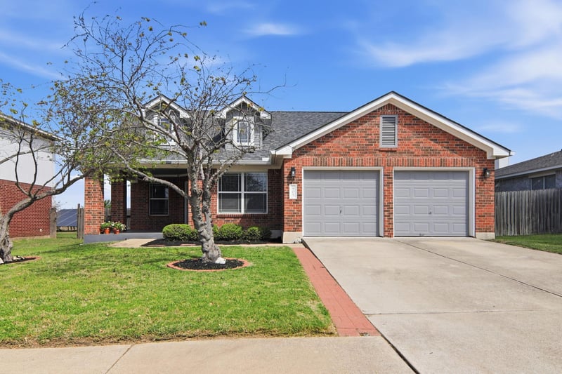 Virtual tour of 905 Lee Dr