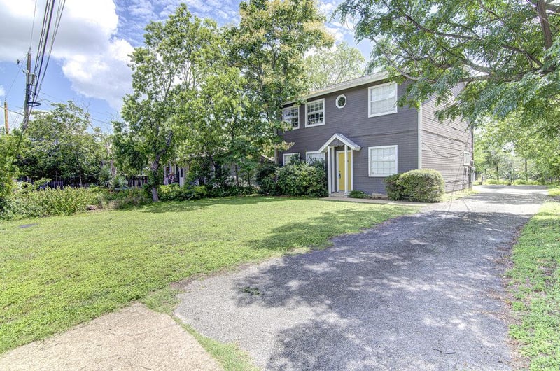Virtual tour of 907 Taulbee LN