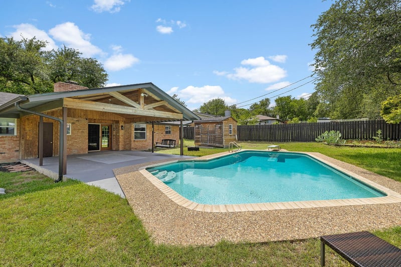 Virtual tour of 908 Hollybluff ST