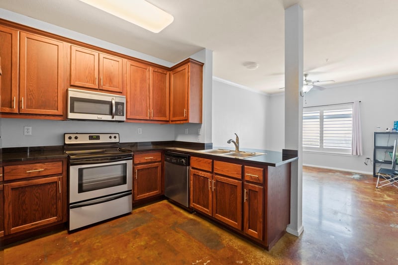 Virtual tour of 910 W 25th ST Unit #209