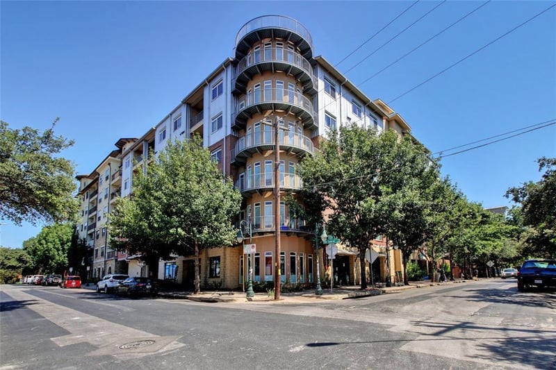Virtual tour of 910 W 25th St Unit #501
