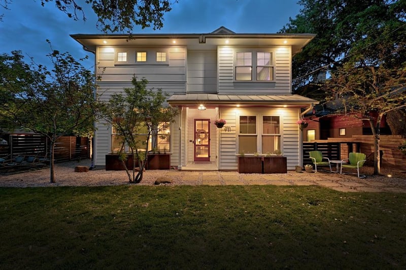 Virtual tour of 911 Bouldin Ave
