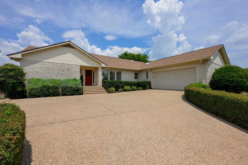 Virtual tour of 911  Vanguard St